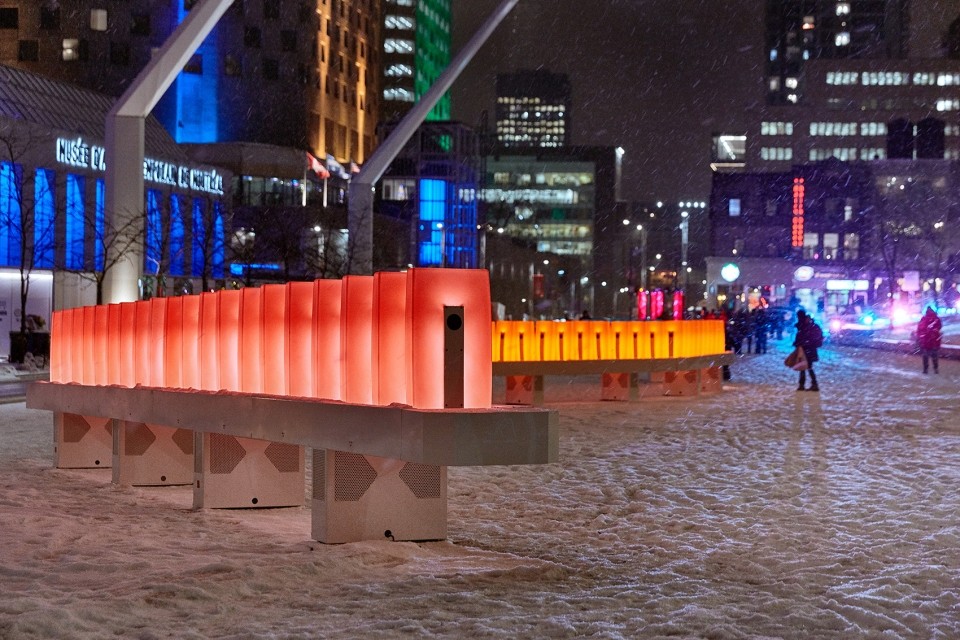 “多米诺骨牌”灯光装置2.jpg “多米诺骨牌”灯光装置2.jpg