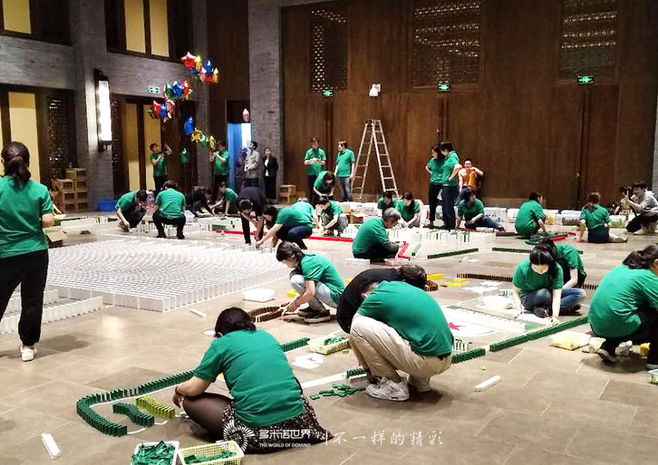 喜力，一次无与伦比的多米诺团队建设