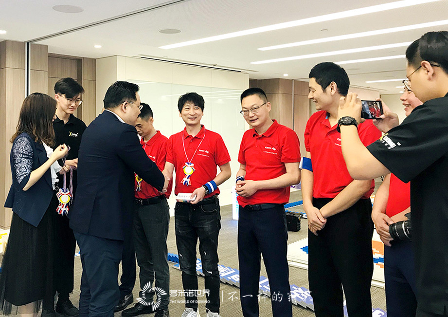 汇才学院总裁班，多米诺骨牌庆开学