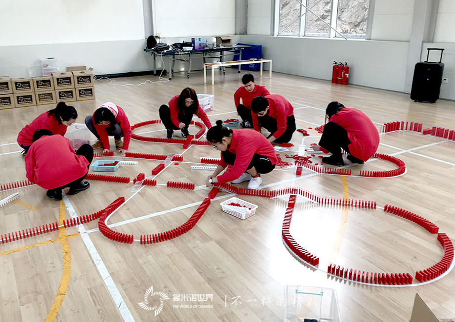 联通北京网络运营中心新员——创意多米诺骨牌挑战赛