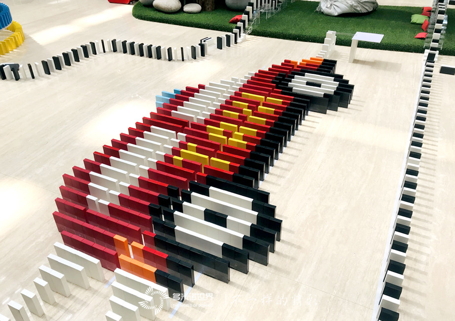 神奇多米诺揭开高德出行节主题神秘面纱