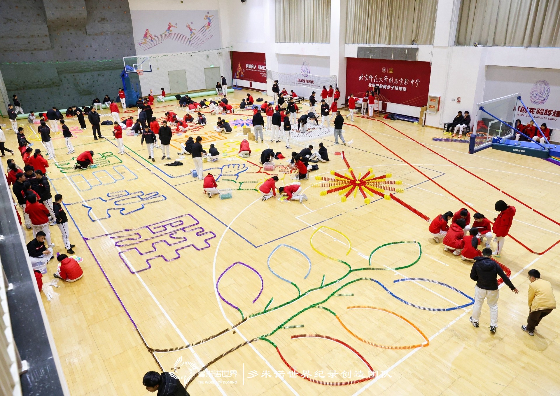 2026届初三学部多米诺共创活动点燃毕业季温情